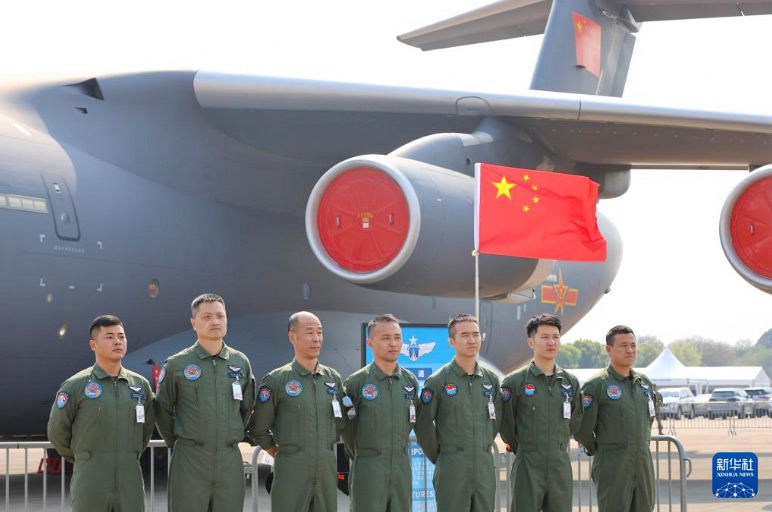 運-20首次飛抵南非 亮相非洲航空航天與防務展